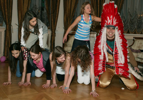 Интерактивная программа Индейские забавы, организованная для проведения детских праздников